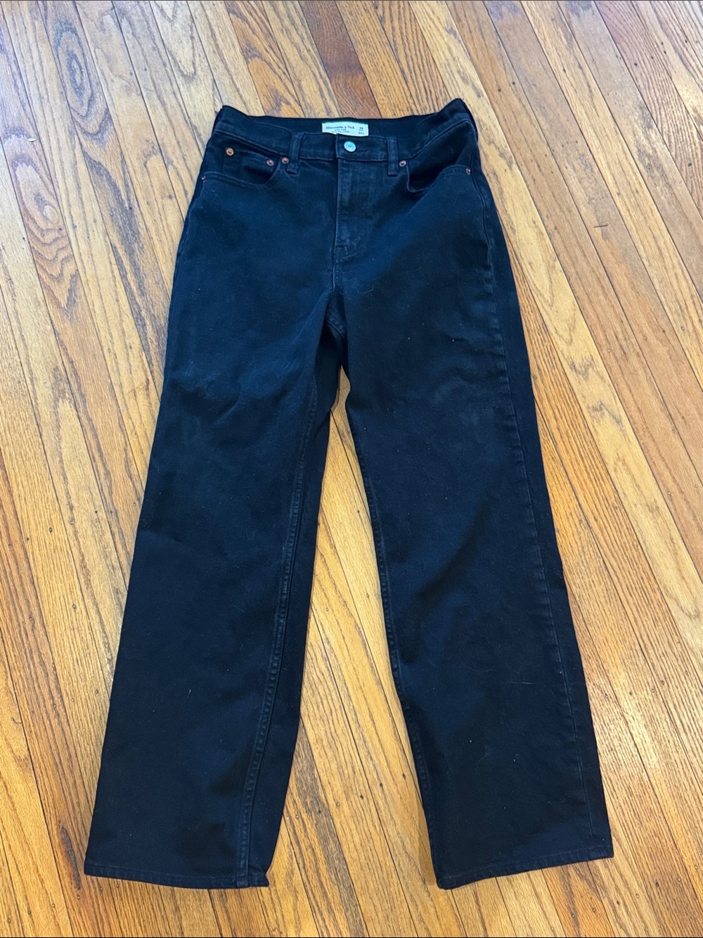 Abercrombie & Fitch Black Women’s Straight-Leg Jeans size 26 short